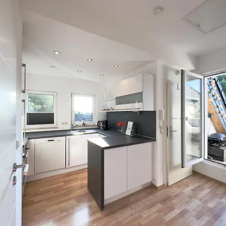Apartment Moebliert-nahe Starlight Express In -wlan-netflix-loggia Oder Terrasse *