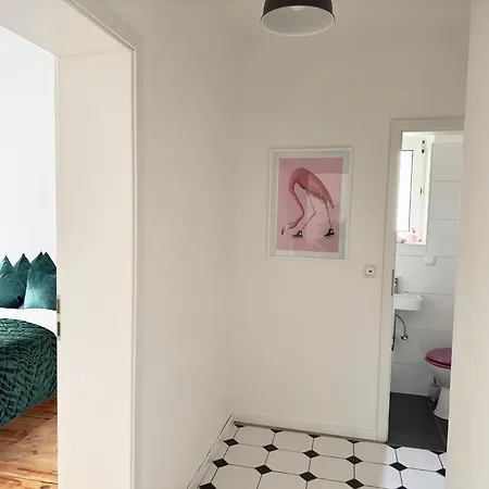 Moebliert-nahe Starlight Express In -wlan-netflix-loggia Oder Terrasse * Bochum