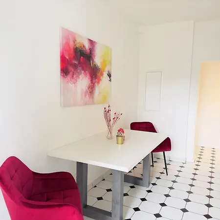 Moebliert-nahe Starlight Express In -wlan-netflix-loggia Oder Terrasse * Bochum