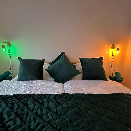 Apartment Moebliert-nahe Starlight Express In -wlan-netflix-loggia Oder Terrasse