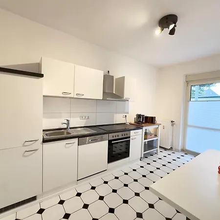 Moebliert-nahe Starlight Express In -wlan-netflix-loggia Oder Terrasse Lägenhet Bochum