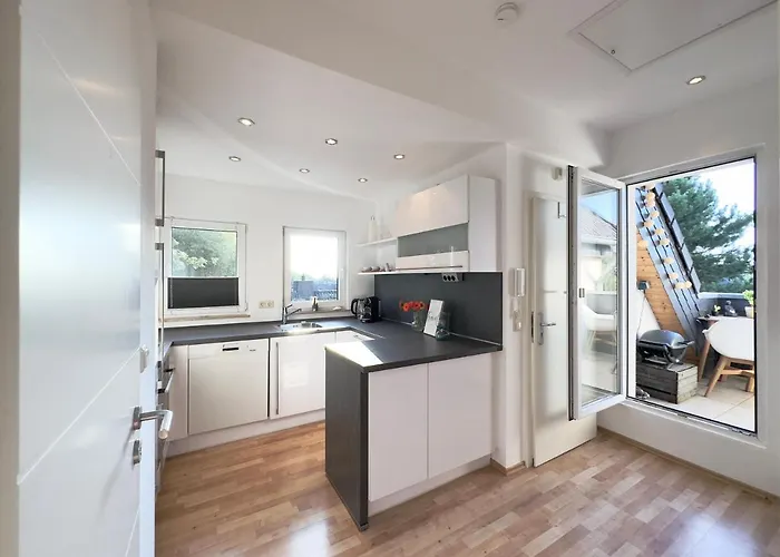 Lejlighed Moebliert-nahe Starlight Express In -wlan-netflix-loggia Oder Terrasse *