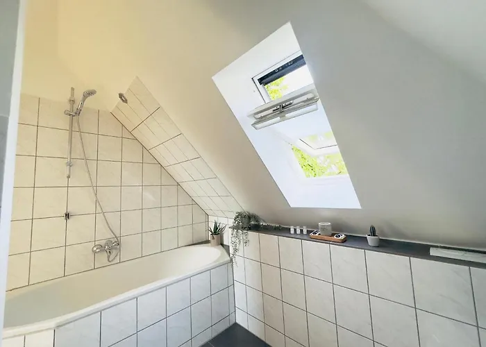 Moebliert-nahe Starlight Express In -wlan-netflix-loggia Oder Terrasse * Bochum