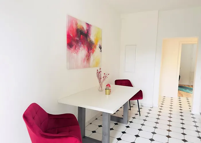 Moebliert-nahe Starlight Express In -wlan-netflix-loggia Oder Terrasse * Bochum