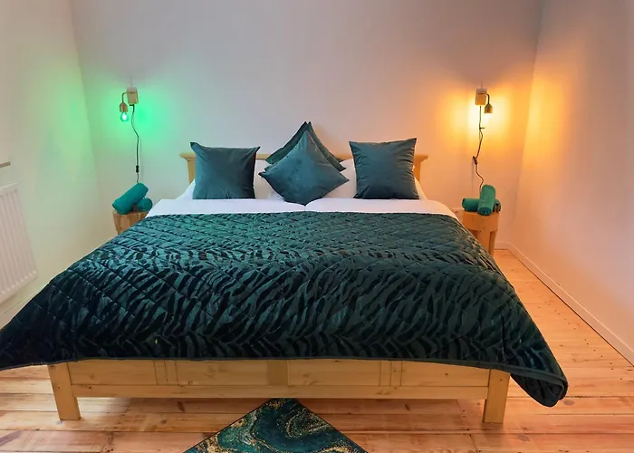 Moebliert-nahe Starlight Express In -wlan-netflix-loggia Oder Terrasse *