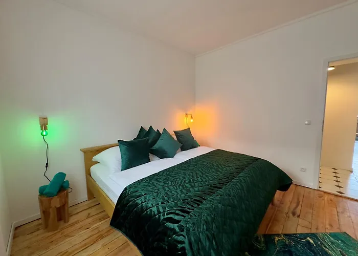 Apartament Moebliert-nahe Starlight Express In -wlan-netflix-loggia Oder Terrasse Bochum